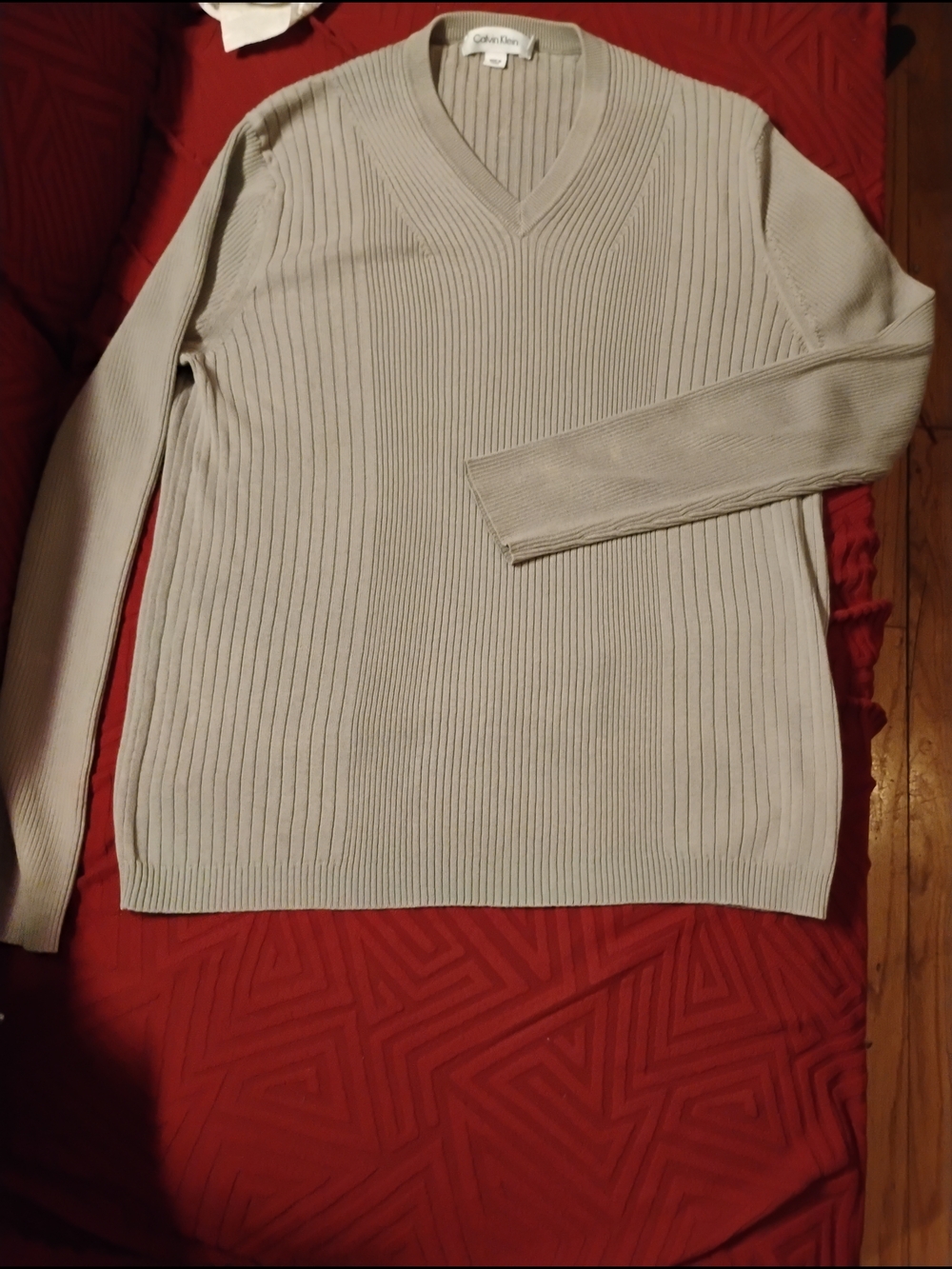 Calvin Klein Ribbed V-Neck Sweater in Beige 22 inches p2p - Picture 5 of 7